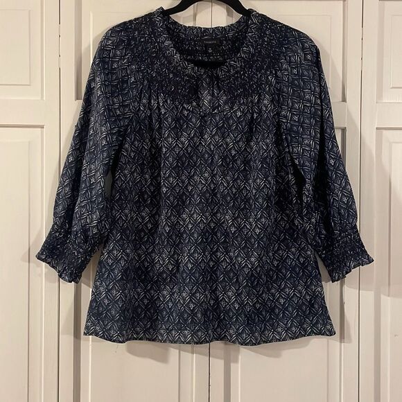Talbots cotton blue printed smocked neck blouse medium - Picture 3 of 10